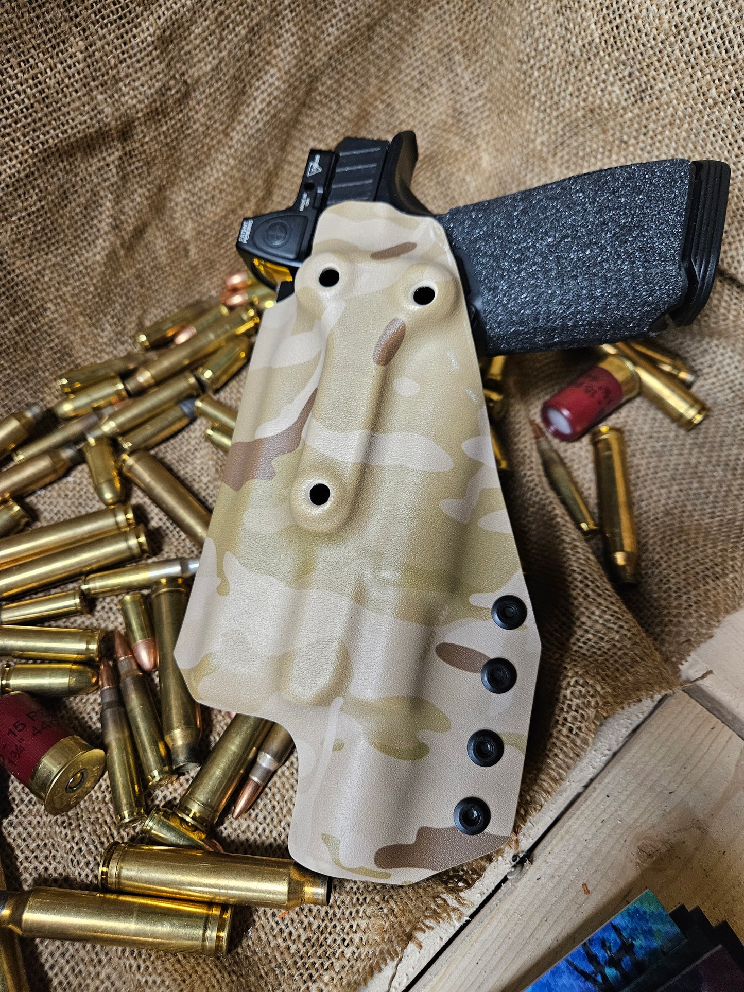 Outside the waistband Archon