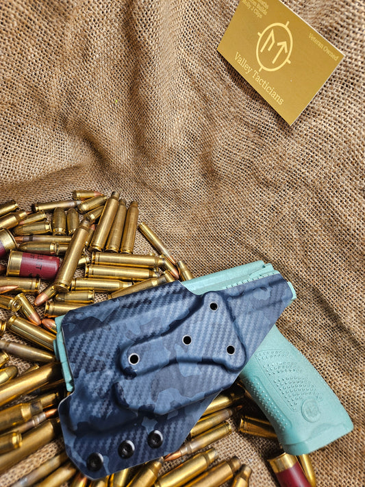 Outside the waistband CZ