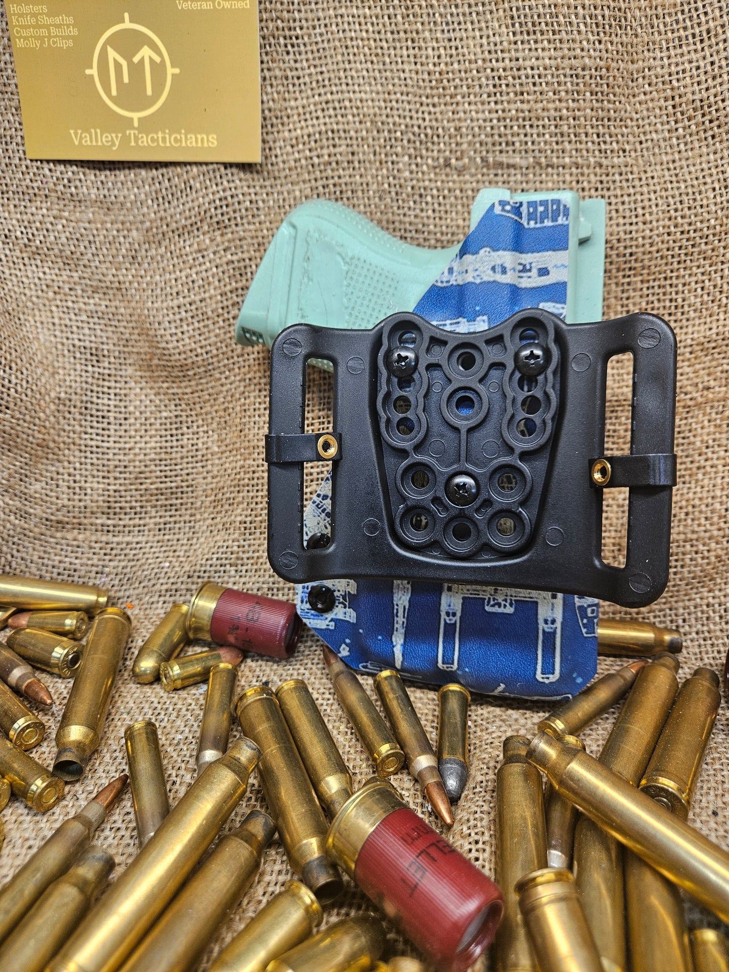 Outside the waistband CZ