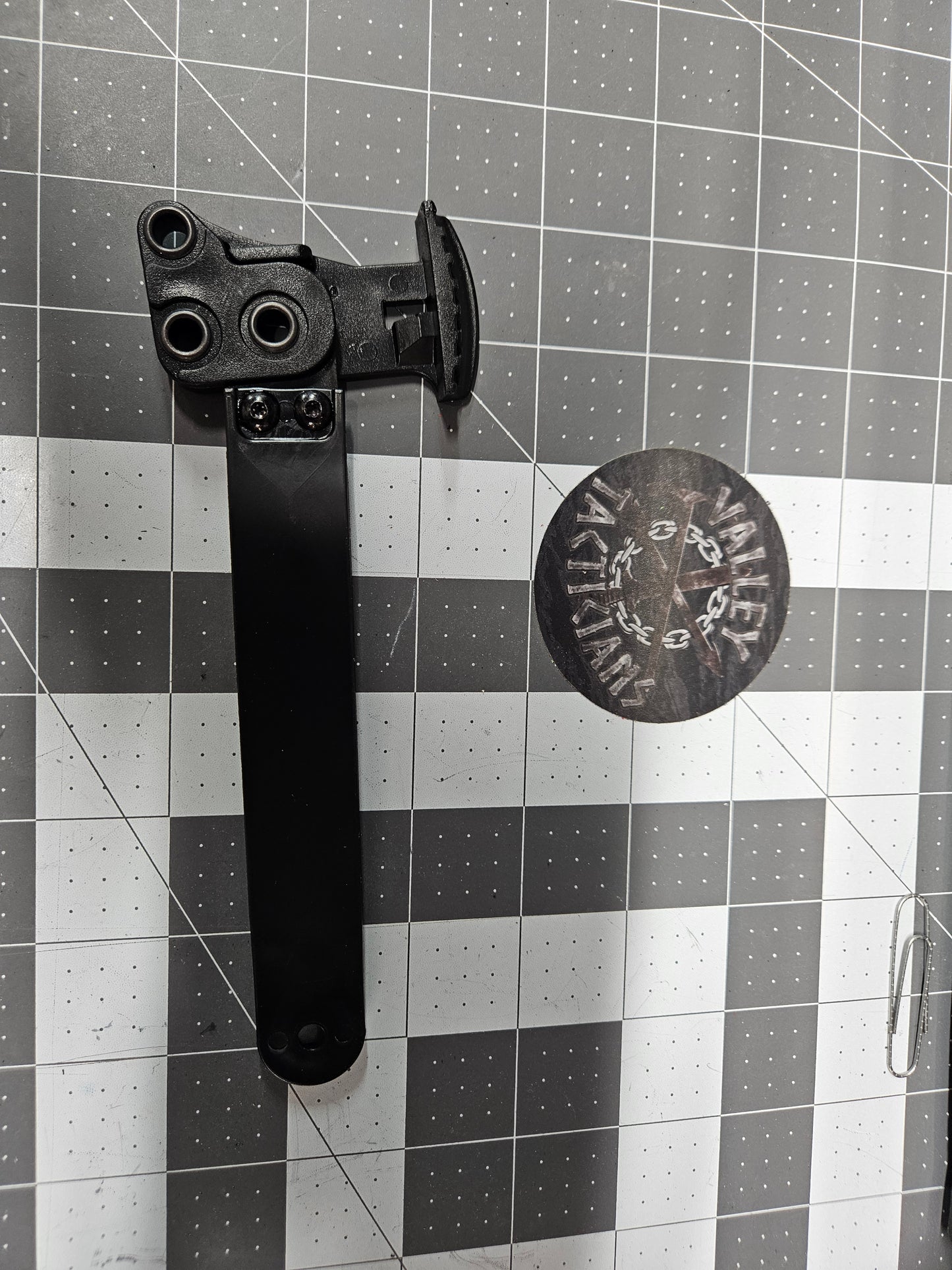 Thumb break Level 2 hood