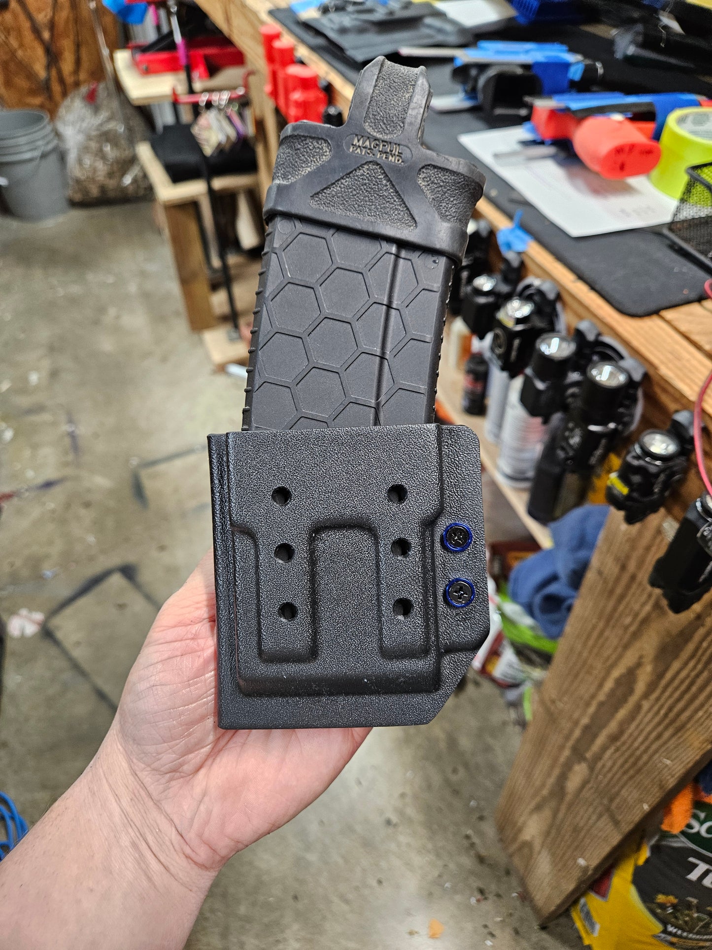 SINGLE MAGAZINE HOLDER