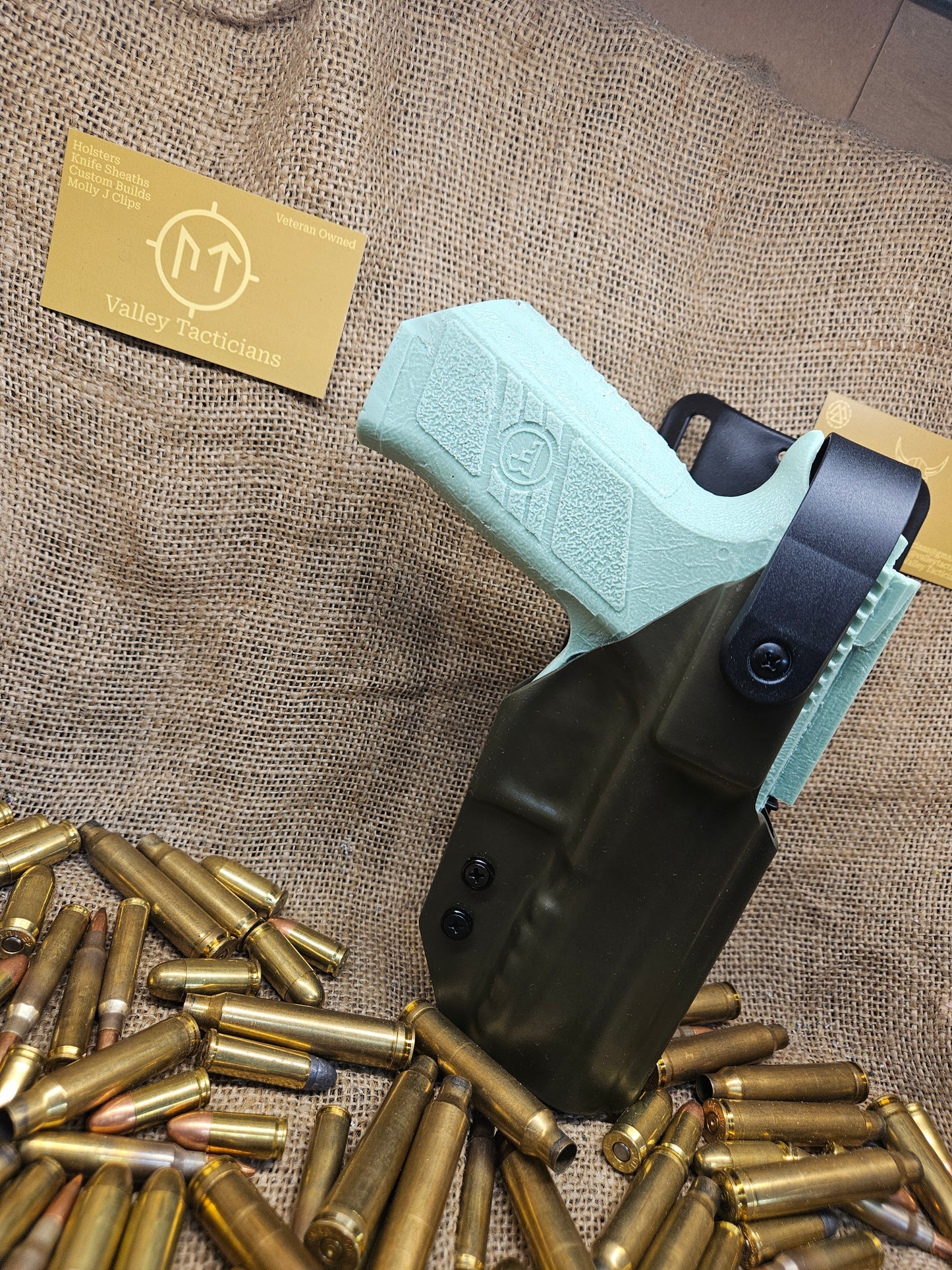 Outside the waistband CZ