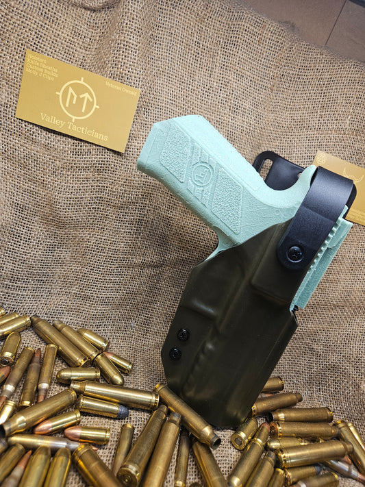 Outside the waistband CZ